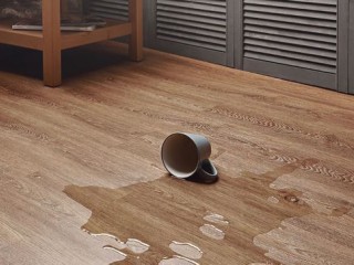 Что лучше, кварцвинил или ламинат.