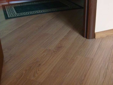 Допустимая площадь укладки ламината без температурных зазоров.